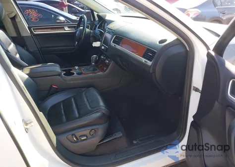 2014 Volkswagen Touareg Tdi Lux z USA, uszkodzony, nr VIN WVGEP9BPXED012958